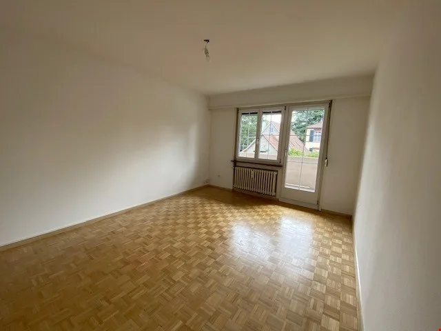 Schöne 3 Zimmerwohnung Zentral gelegen mit zwei Balkone