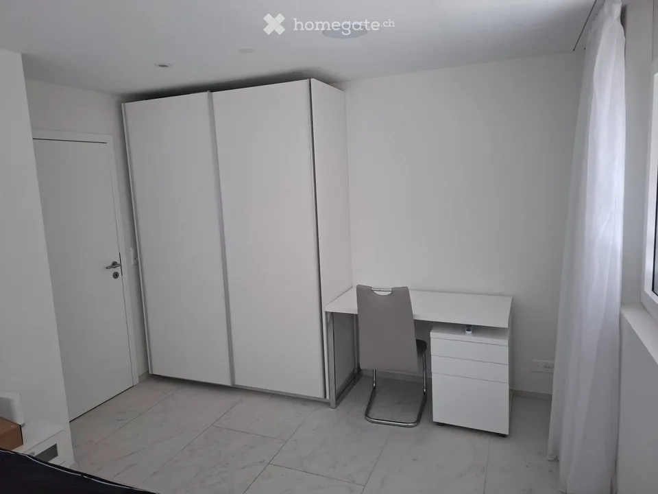 Camera in condivisione a Berikon studio con bagno privato, 1° mese gratuito