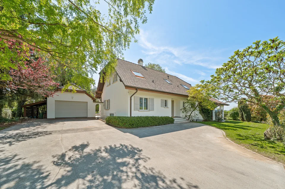 Magnifica villa individuale ristrutturata con vista panoramica a 5 minuti da Nyon
