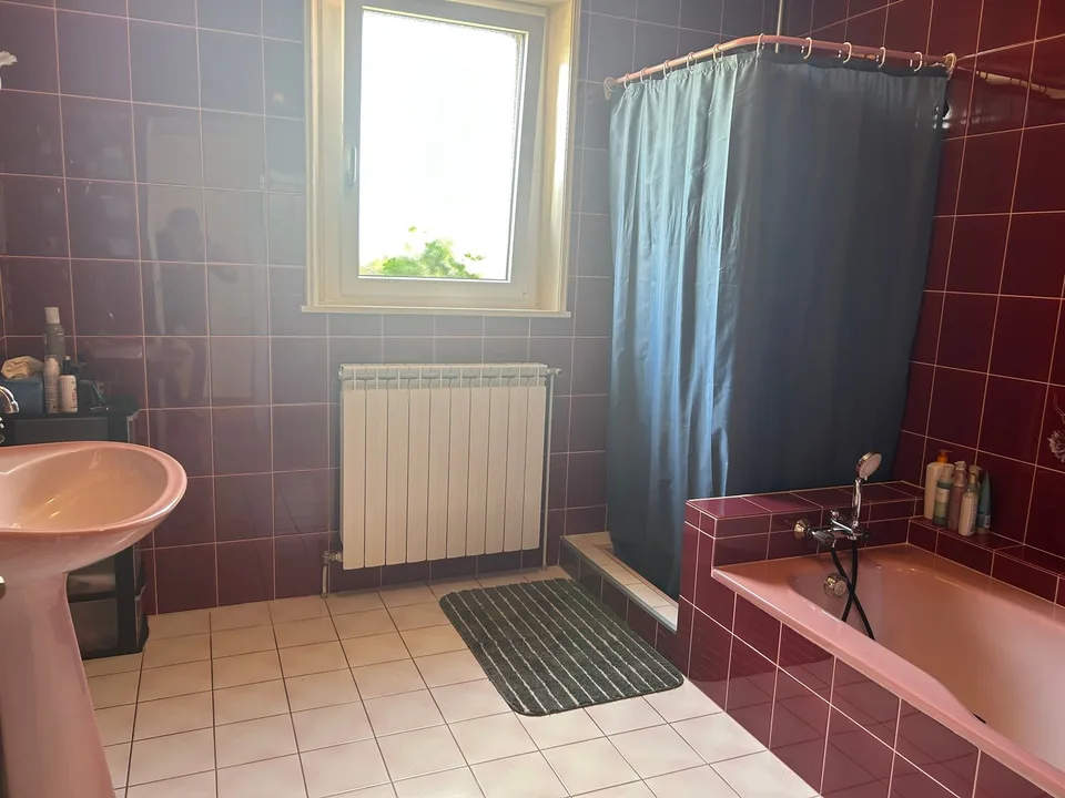 7.5-room country house with 1 ha of land in Monthureux-sur-Saône (FR) near Basel and Boncourt