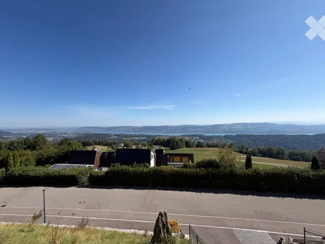 Exklusive und grosszügige 5.5-Zimmer-Maisonette-Wohnung mit atemberaubendem Zürichsee- und Bergblick