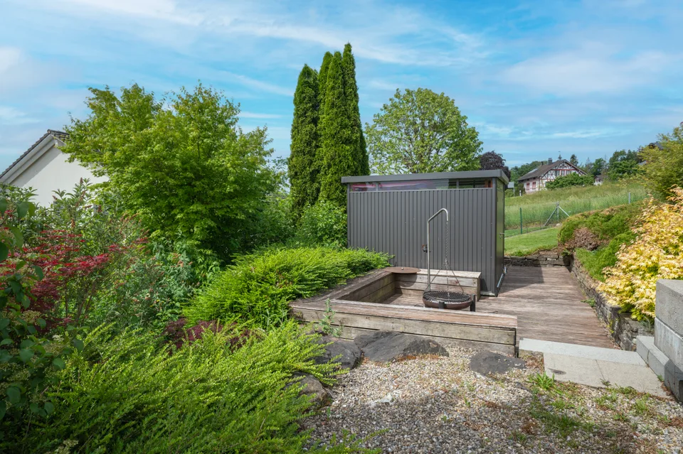 Villa dell'architetto con panorama e piscina infinity – dove l'architettura, la vista panoramica e il lusso si fondono