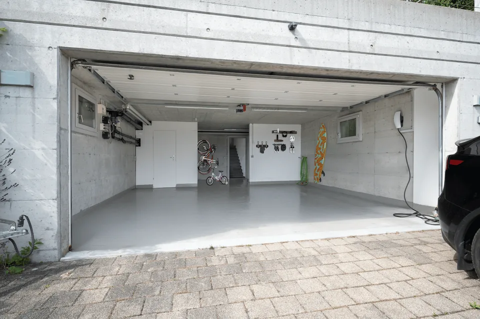 Villa dell'architetto con panorama e piscina infinity – dove l'architettura, la vista panoramica e il lusso si fondono