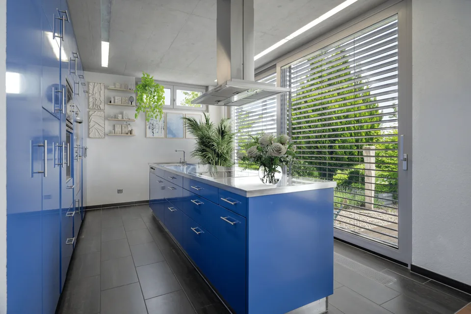 Villa dell'architetto con panorama e piscina infinity – dove l'architettura, la vista panoramica e il lusso si fondono
