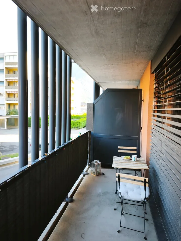 3,5 Zimmer mit Balkon und Parkplatz, zwei Schritte vom Bahnhof entfernt