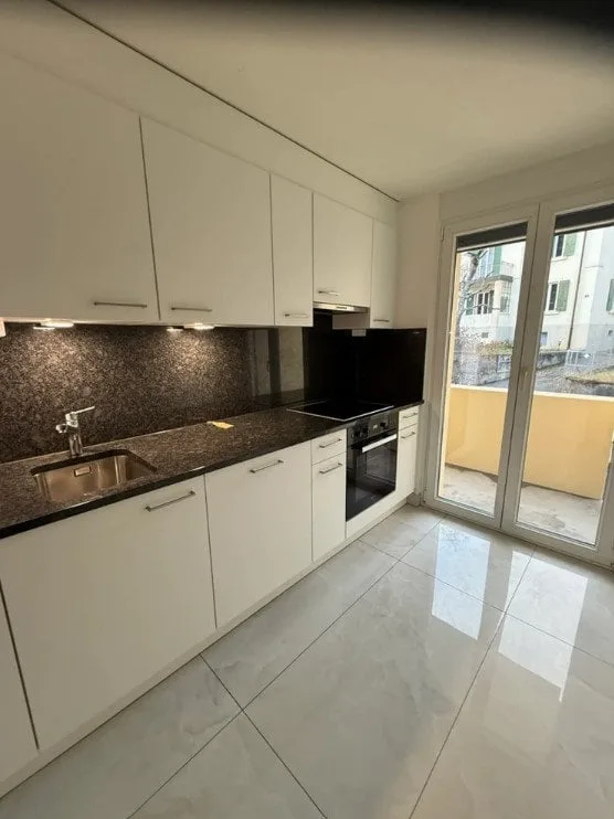 Delizioso appartamento di 3 locali con balcone a Neuchâtel
