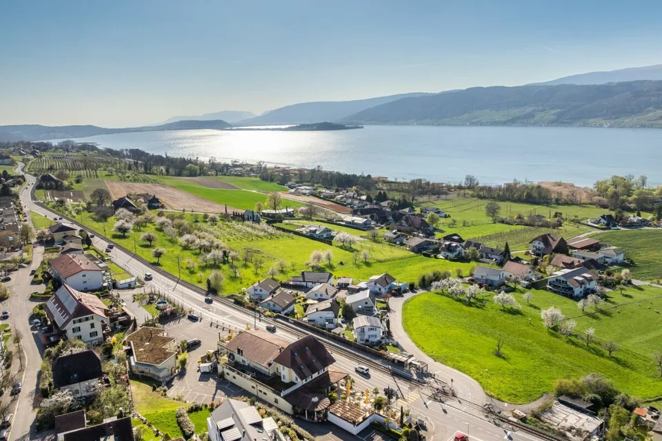 Hotel Restaurant Seeblick & Hotel Pavillon - Ein einzigartiges Immobilienensemble am Bielersee