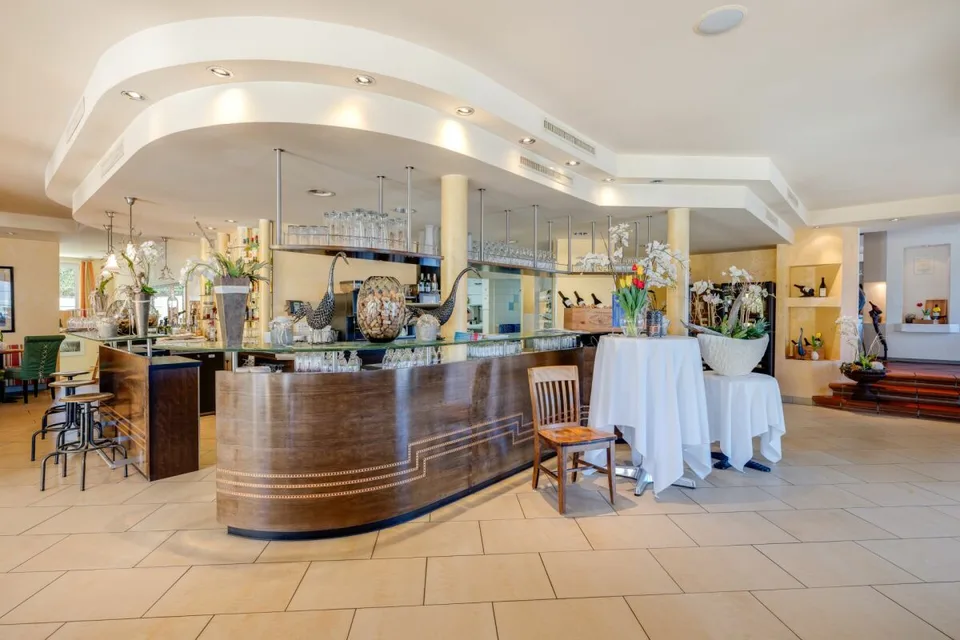 Hotel Restaurant Seeblick & Hotel Pavillon - Ein einzigartiges Immobilienensemble am Bielersee