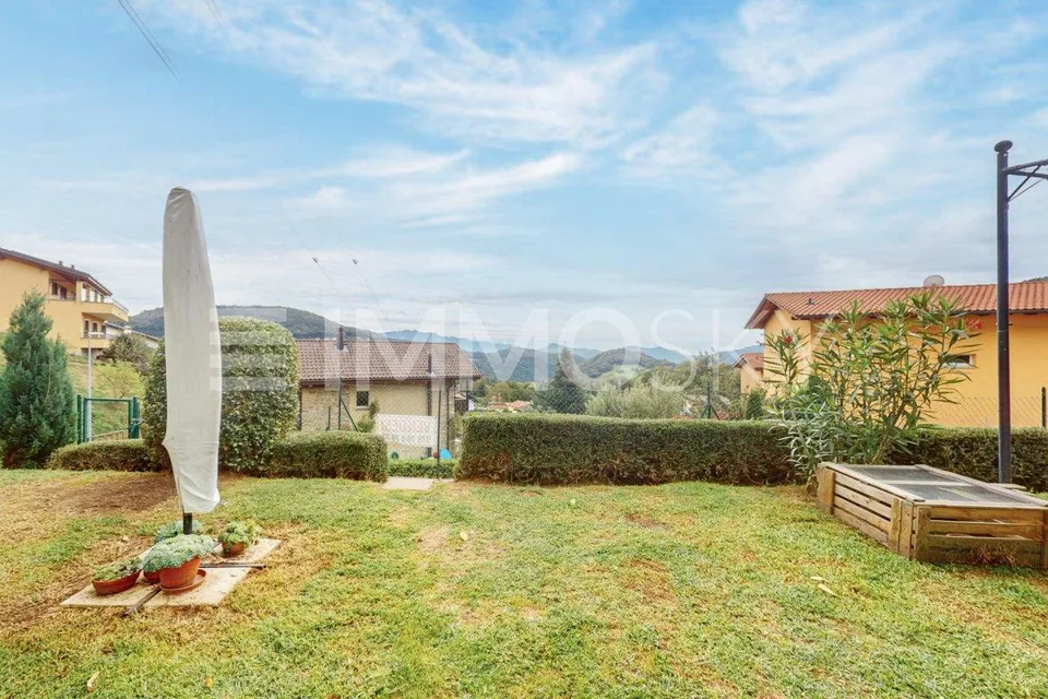 Splendida casa con mansarda panoramica, terrazze e giardino privato