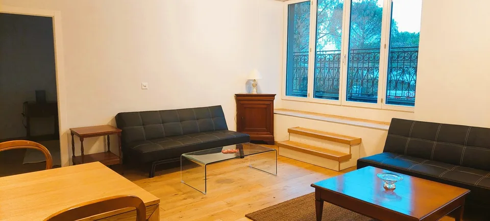 Montreux centre : Espace de 90m² avec balcon (9m²), ascenseur  Bureau ou Appartement