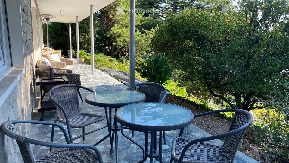 Magnificent 100m2 apartment in a fully renovated master villa