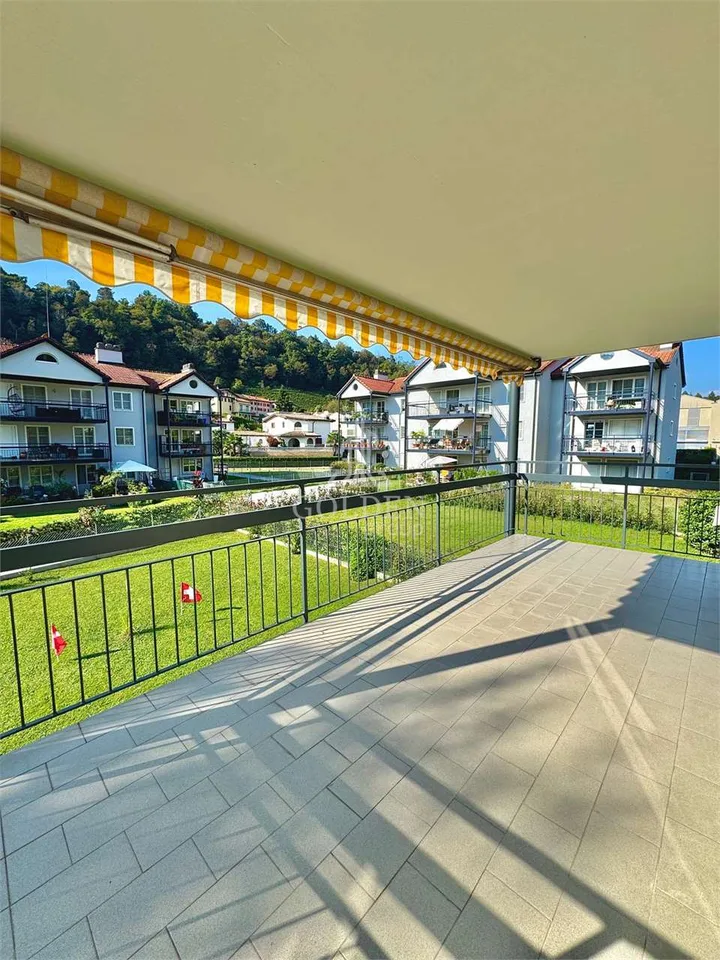 Wohnung mit 3.5 Zimmern renoviert mit großer Terrasse