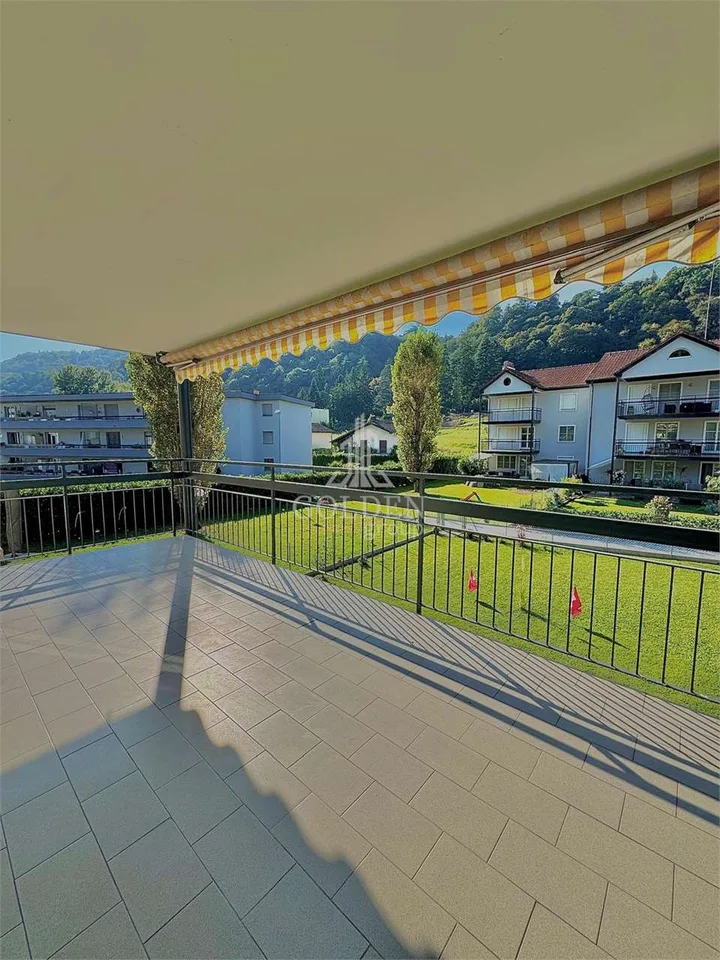 Wohnung mit 3.5 Zimmern renoviert mit großer Terrasse