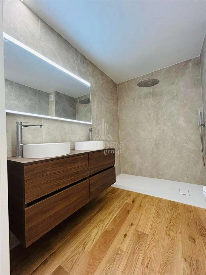 Wohnung mit 3.5 Zimmern renoviert mit großer Terrasse