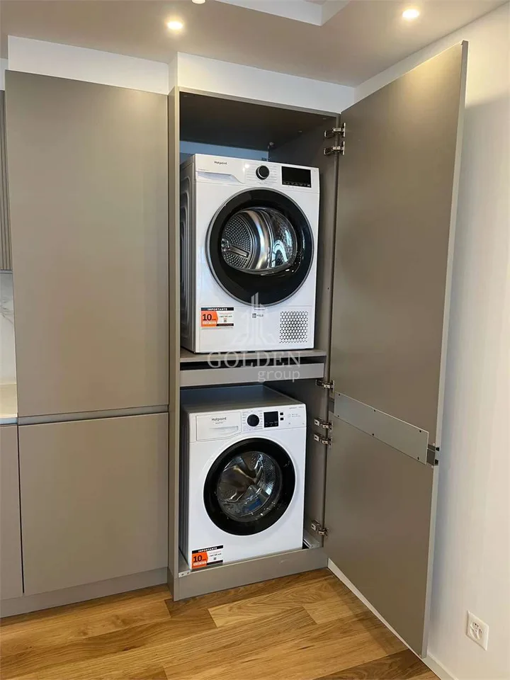 Wohnung mit 3.5 Zimmern renoviert mit großer Terrasse