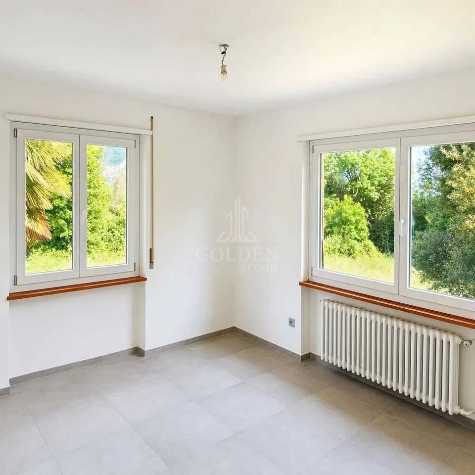 Ampio 4.5 locali ristrutturato con giardino privato a Tremona