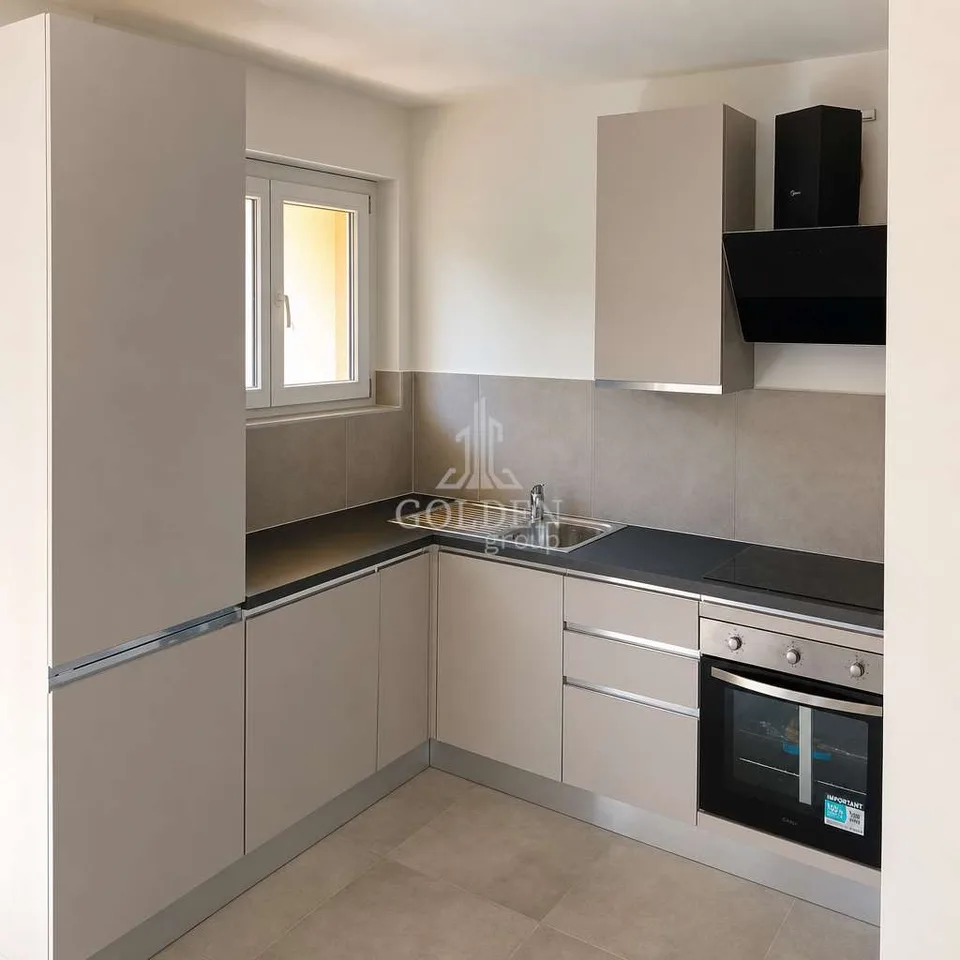 Ampio 4.5 locali ristrutturato con giardino privato a Tremona