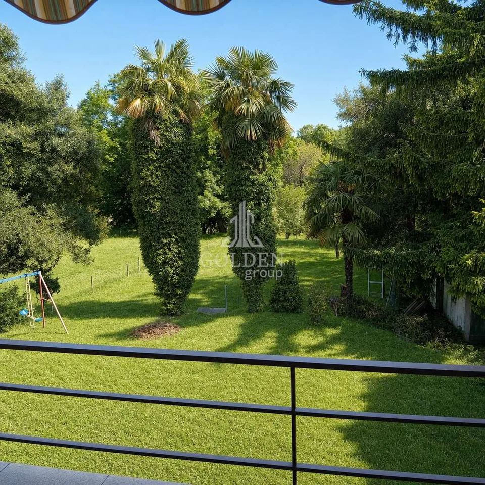 Ampio 4.5 locali ristrutturato con giardino privato a Tremona