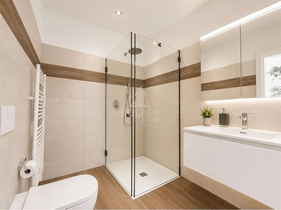 Attico con terrazza panoramica e piscina privata