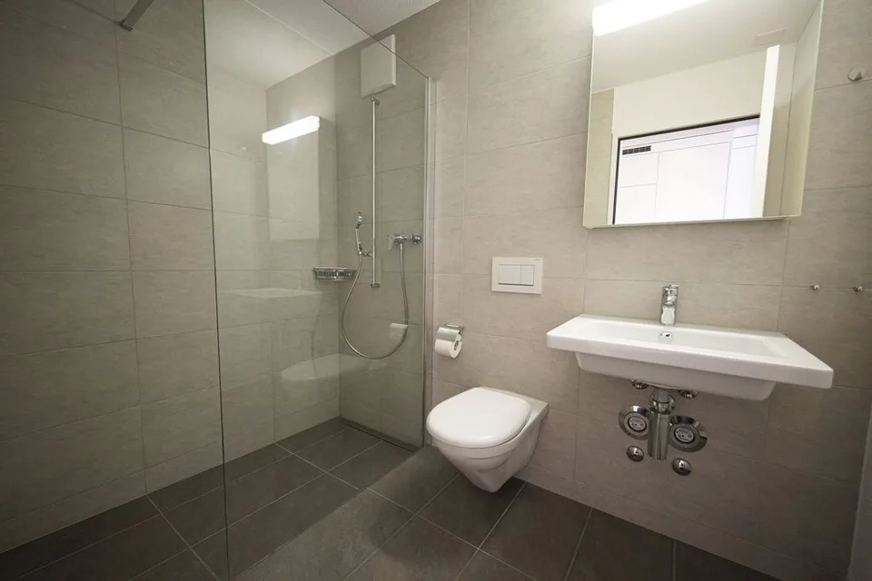 GROSSZÜGIGE 3.5 ZIMMER WOHNUNG IN GRABS