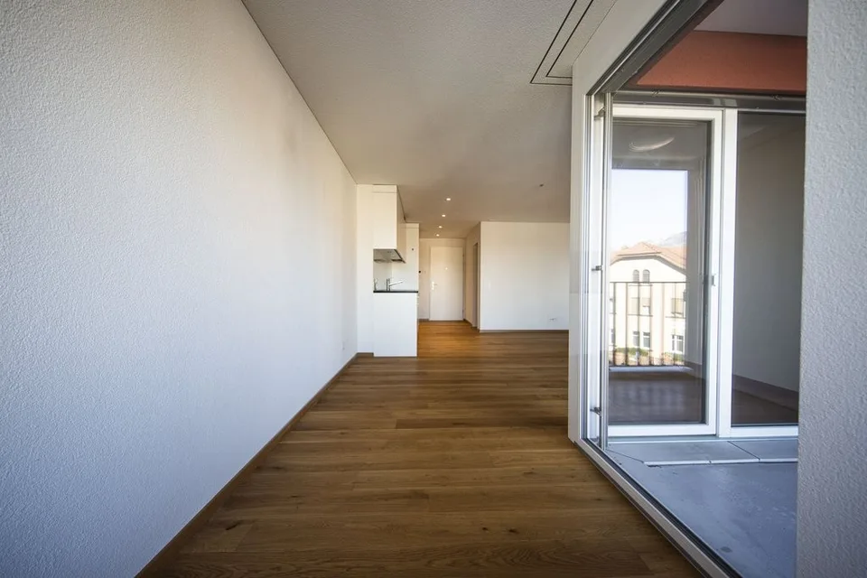 GROSSZÜGIGE 3.5 ZIMMER WOHNUNG IN GRABS