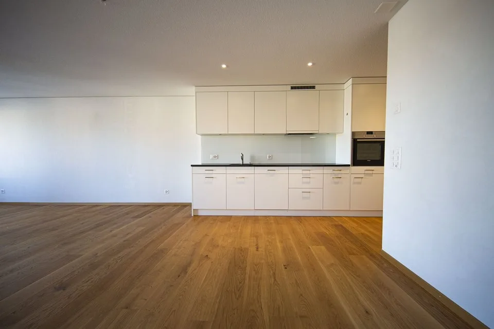 GROSSZÜGIGE 3.5 ZIMMER WOHNUNG IN GRABS