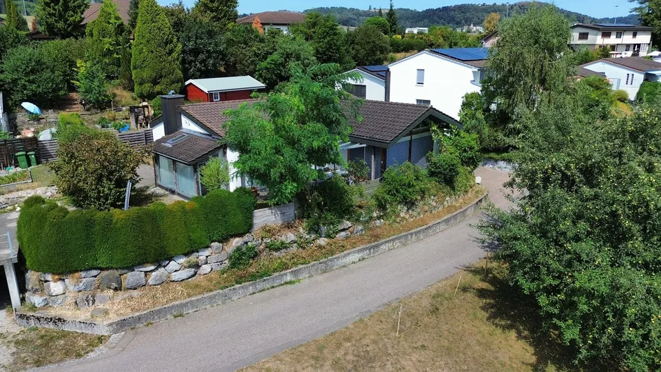 Gepflegtes 5½-Zimmer-Einfamilienhaus im Bungalowstil mit traumhafter Aussicht