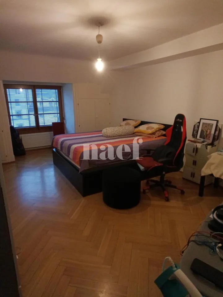 5-room apartment, 5 minutes walk from the train station