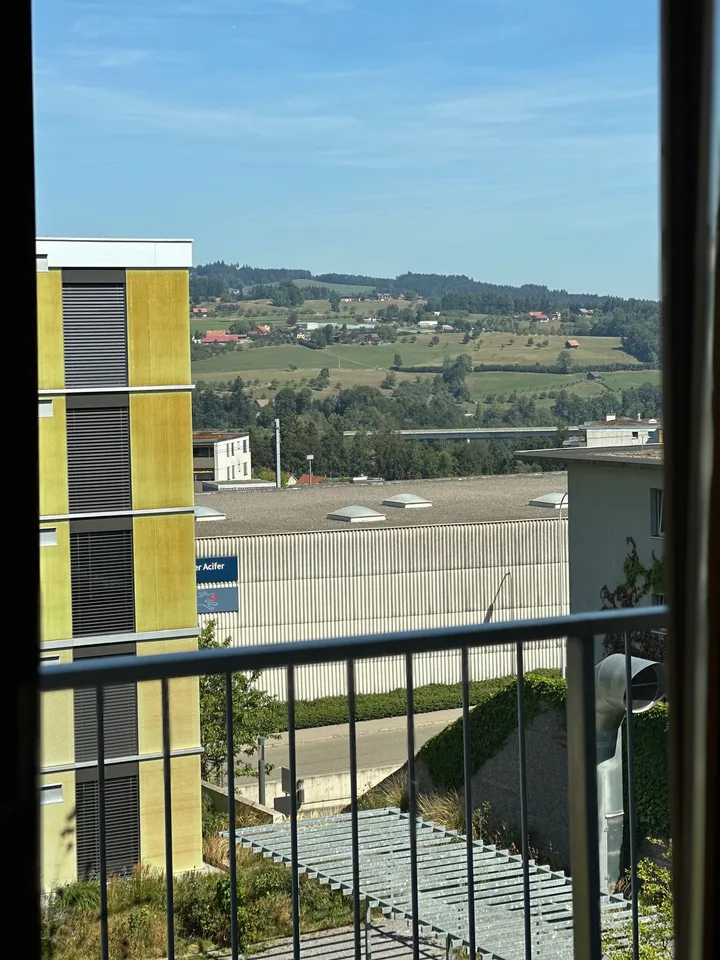 Attraktive 4 1/2 Zi. Stadtwhg.mit 2 Balkons & Weitsicht