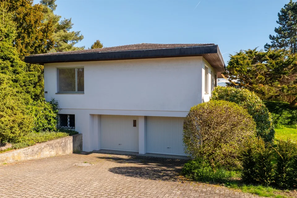 Detached, newly renovated single-family house with garden