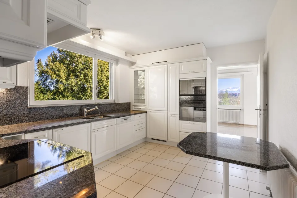 Detached, newly renovated single-family house with garden