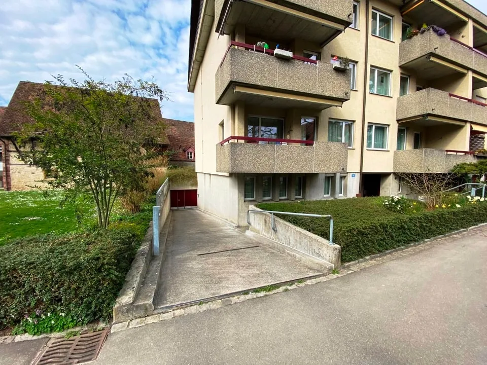 Freier Einstellplatz in Riehen (nähe Dorfzentrum)