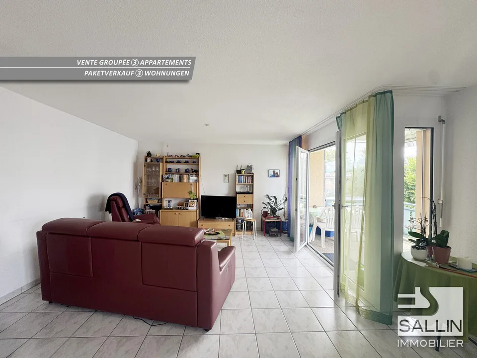 Verkauf von 3 Wohnungen, 2x 5 Zimmer und 4 Zimmer + 3 Innenparkplätze