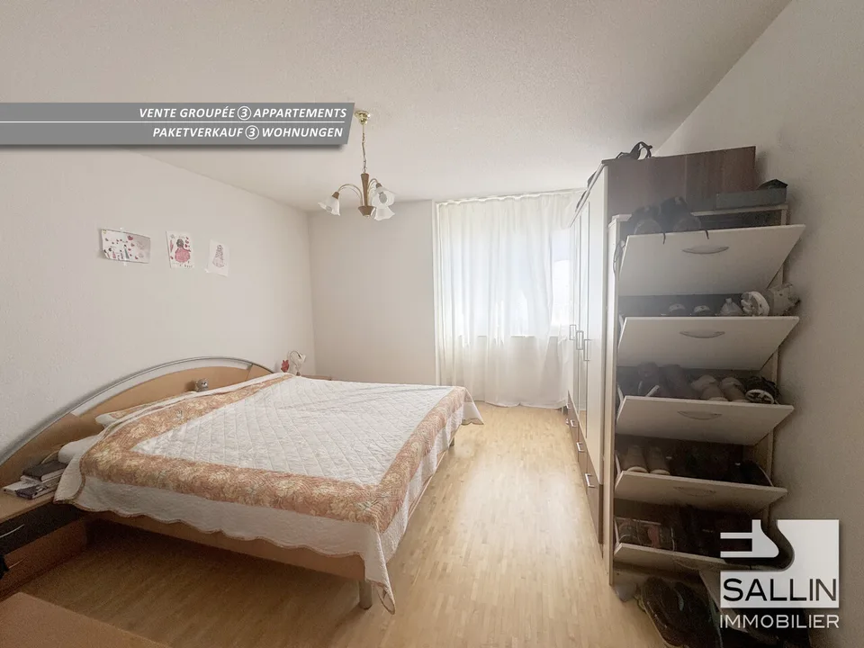 Verkauf von 3 Wohnungen, 2x 5 Zimmer und 4 Zimmer + 3 Innenparkplätze