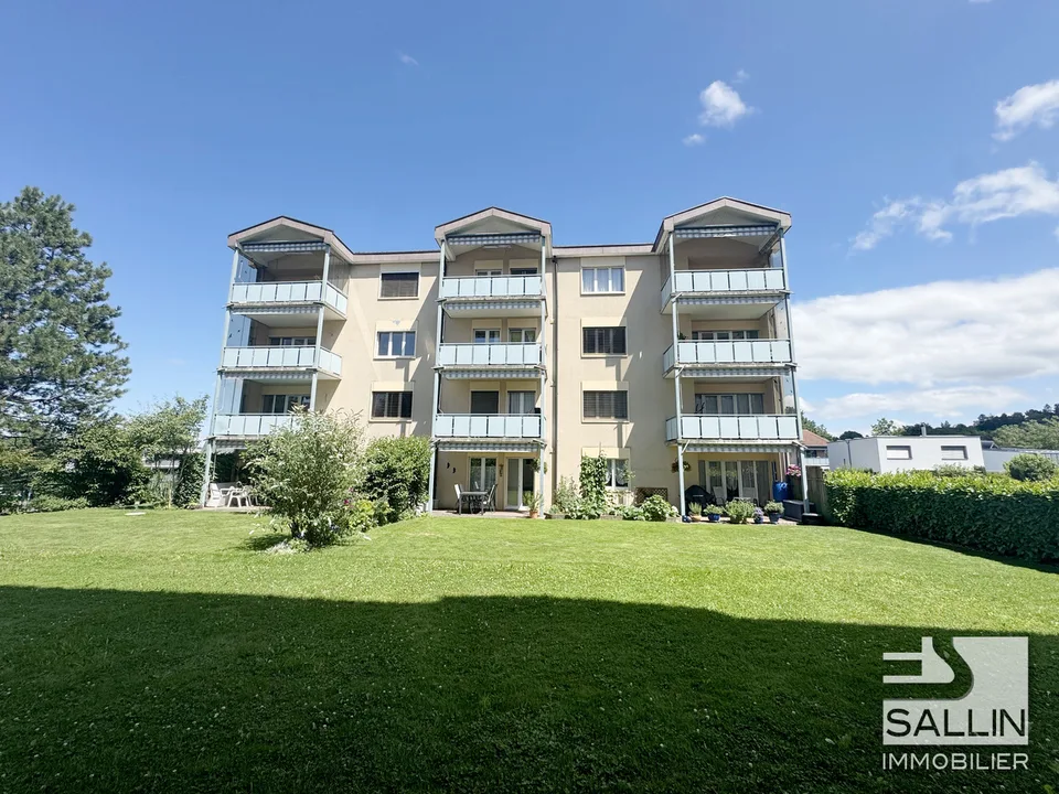 Spacieux appartement de 5 pièces  au 2ème étage avec place intérieure