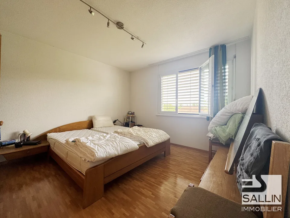 Spacieux appartement de 5 pièces  au 2ème étage avec place intérieure