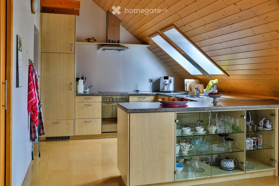 Well-maintained single-family house in a central location, with living above the roofs