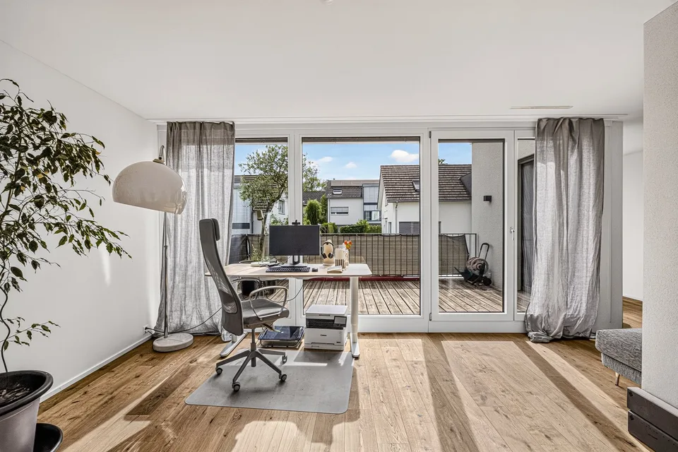 Casa a schiera moderna con giardino spazioso