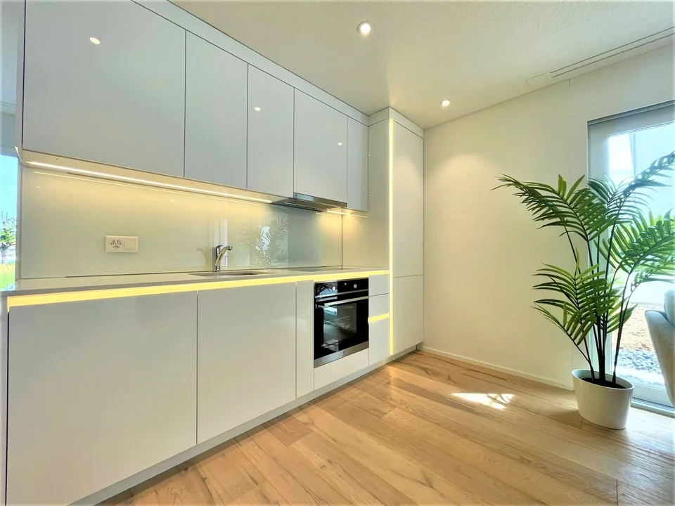 Moderne 2-Zimmer-Wohnung mit Balkon in Brunegg