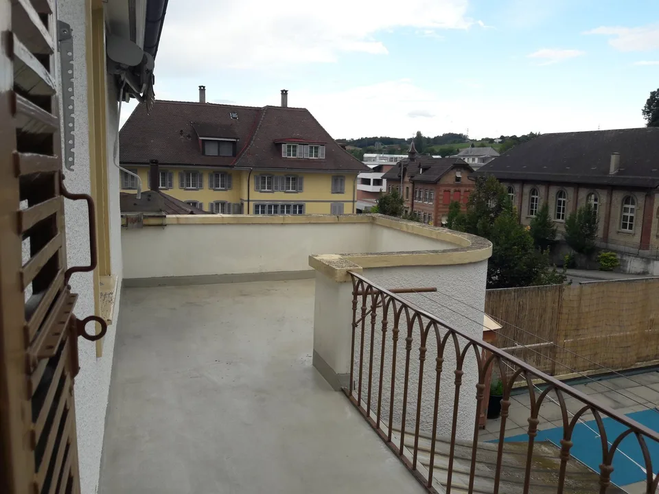 Charmante 4.5-Zimmer-Wohnung im Altbau mit Balkon