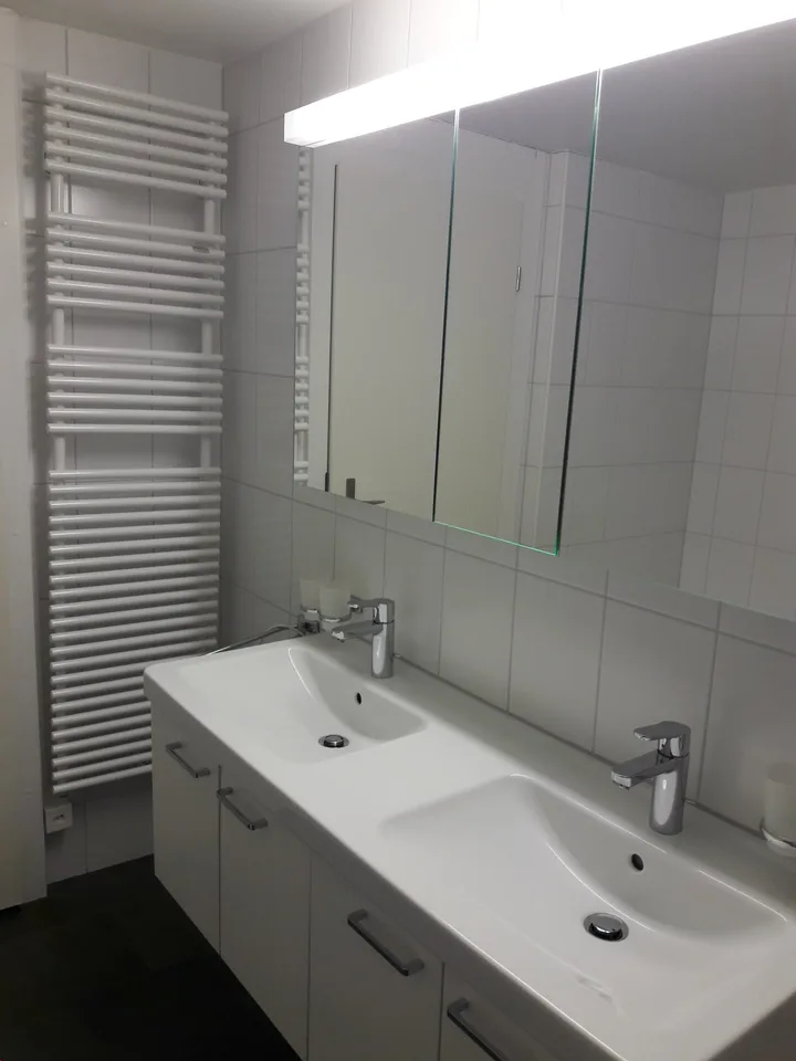 Charmante 4.5-Zimmer-Wohnung im Altbau mit Balkon