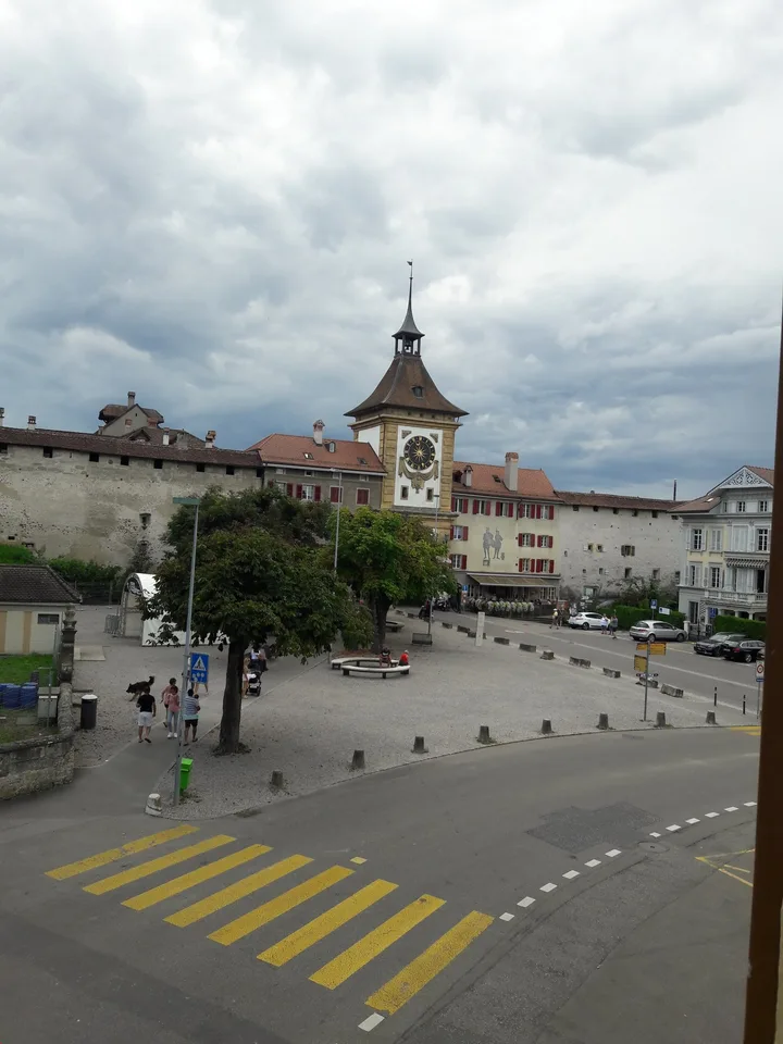 Charmante 4.5-Zimmer-Wohnung im Altbau mit Balkon
