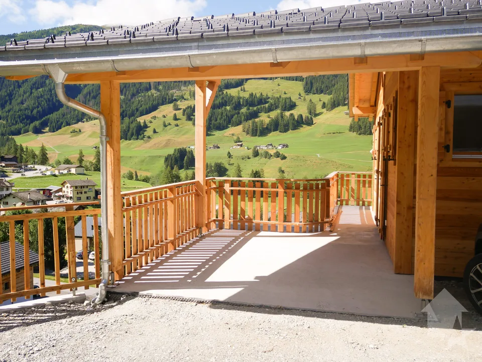 Superbe chalet neuf à Liddes ! Ensoleillement top et belle vue !
