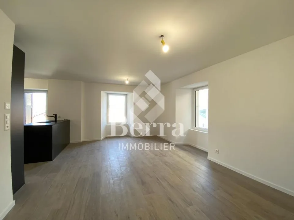 Duplex von 4,5 Zimmern + Grundstück von 405 m2