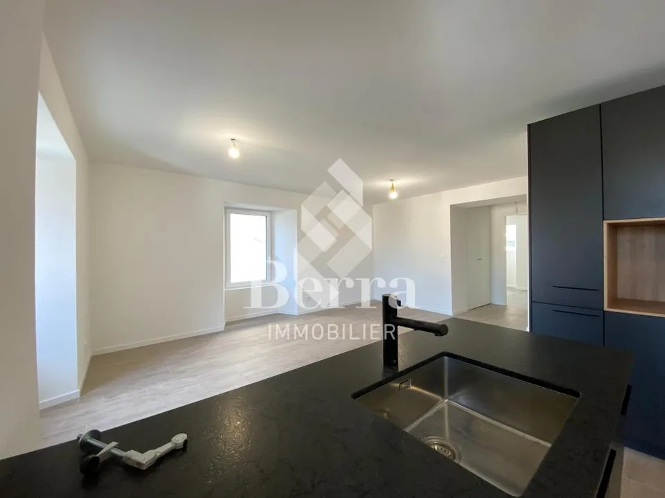 Duplex von 4,5 Zimmern + Grundstück von 405 m2