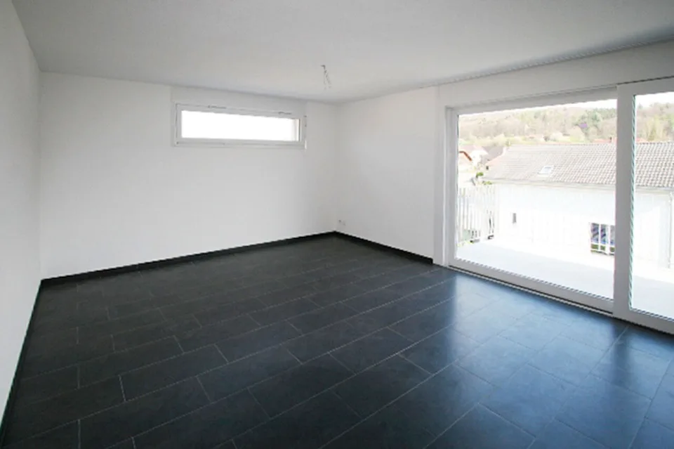 Helle 3.5-Zimmerwohnung mit Sitzplatz und Aussicht!