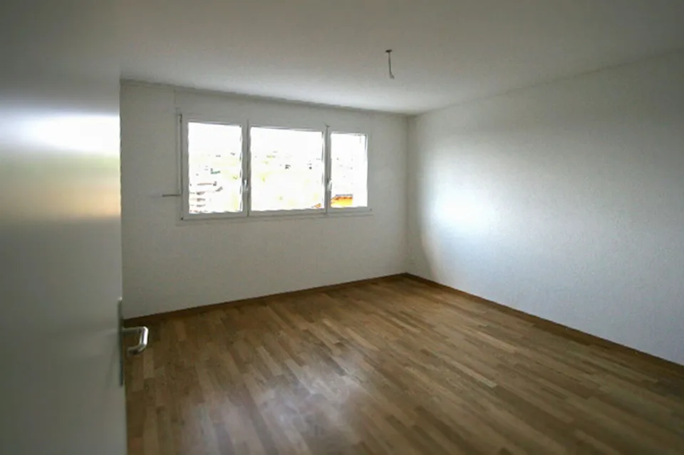 Helle 3.5-Zimmerwohnung mit Sitzplatz und Aussicht!