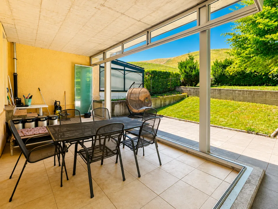 Charmante villa mitoyenne avec garages