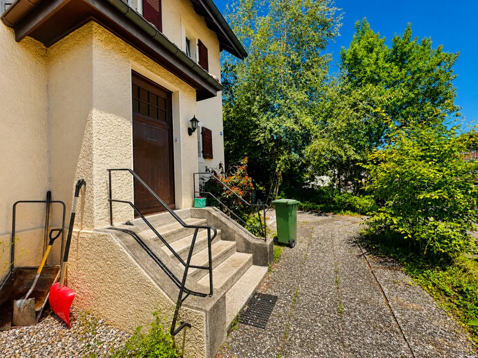 Charmante villa mitoyenne avec garages