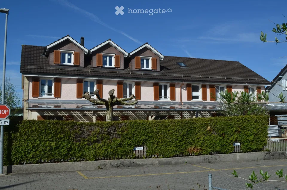 Sehr schöne 3.5-Zimmer-Altbauwohnung mit Balkon in Wilen b. Wil
